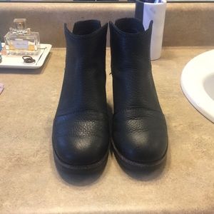 Sorel Cate Black booties